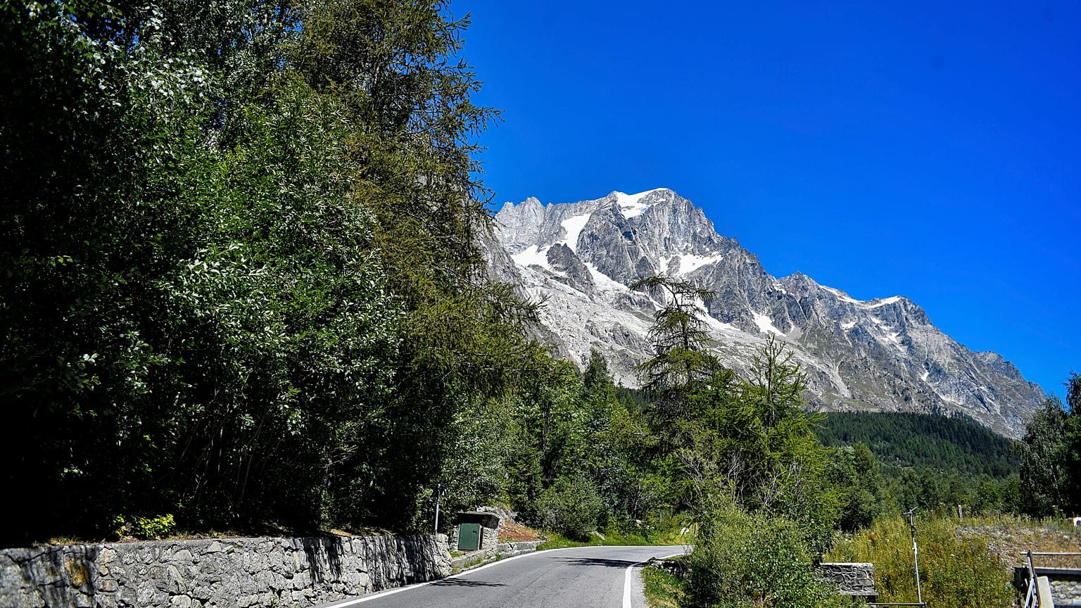El túnel que une Francia e Italia por debajo del Mont Blanc se cierra por obras de renovación.