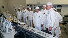 Глава МАГАТЭ Рафаэль Гросси во время визита на Курскую АЭС, 27 августа 2024.