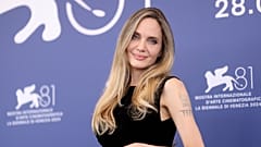 أنجلينا جولي في جلسة تصوير لفيلم "ماريا" خلال مهرجان البندقية السينمائي في إيطاليا، 29 أغسطس 2024.
