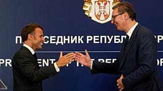 Ο πρόεδρος της Γαλλίας Εμανουέλ Μακρόν και ο πρόεδρος της Σερβίας Αλεξάνταρ Βούτσιτς μετά από συνέντευξη Τύπου στο Βελιγράδι, 29 Αυγούστου 2024.