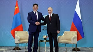Vlagyimir Putyin és a mongol elnök júliusban Kazahsztánban találkozott