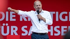 Ο Γερμανός καγκελάριος Όλαφ Σολτς μιλάει στο κλείσιμο της προεκλογικής εκστρατείας του SPD στο Κέμνιτς, 30 Αυγούστου 2024