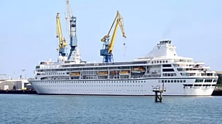 Odyssey yolcu gemisi, Kuzey İrlanda'nın Belfast Limanı'ndaki Harland & Wolf gemi onarım tesisinde, 30 Ağustos 2024.