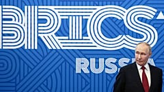 Rusya Devlet Başkanı Vladimir Putin, St. Petersburg'da düzenlenen BRICS 10. Parlamento Forumu'nda, 11 Temmuz 2024.