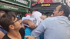 Amerikan askerinin başına TGB üyeleri tarafından çuval geçirildiği an, 2 Eylül 2024 (Ekran görüntüsü, TGB'nin videosundan alınmıştır)
