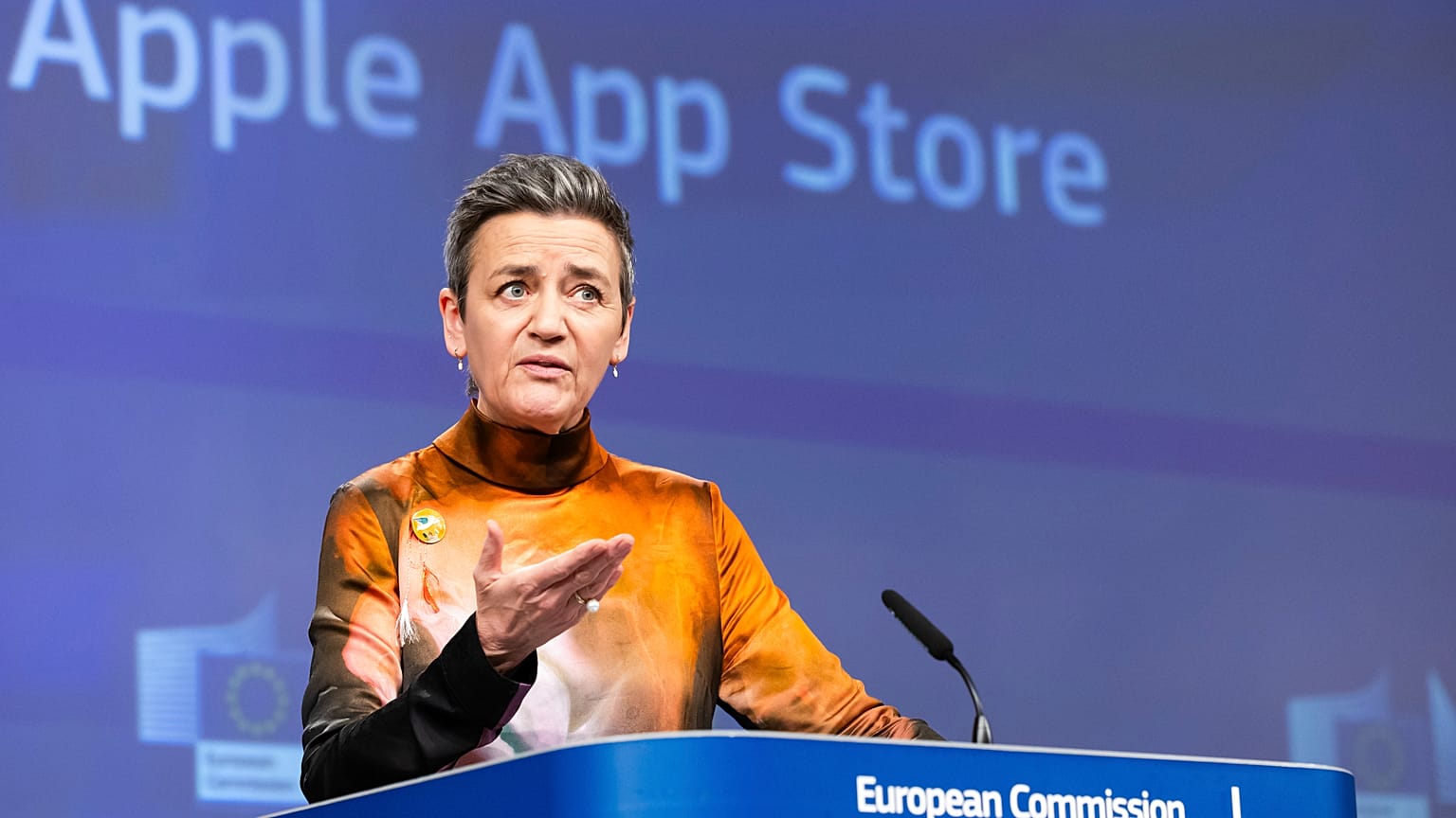 AB Komisyonu Başkan Yardımcısı Margrethe Vestager, Brüksel'deki AB genel merkezinde Apple Music hizmetleri hakkında konuşuyor, 4 Mart 2024.