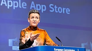 AB Komisyonu Başkan Yardımcısı Margrethe Vestager, Brüksel'deki AB genel merkezinde Apple Music hizmetleri hakkında konuşuyor, 4 Mart 2024.
