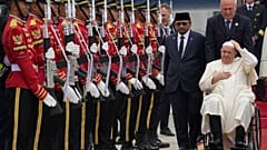 Papa Francis Soekarno Hatta Uluslararası Havalimanı'nda, Cakarta, Endonezya, 3 Eylül 2024.