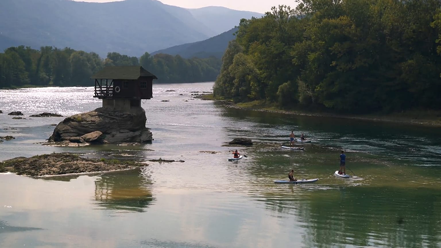 Die Naturjuwelen Westserbiens: Die Wildnis des Tara-Gebirges und das Wasser des Flusses Drina