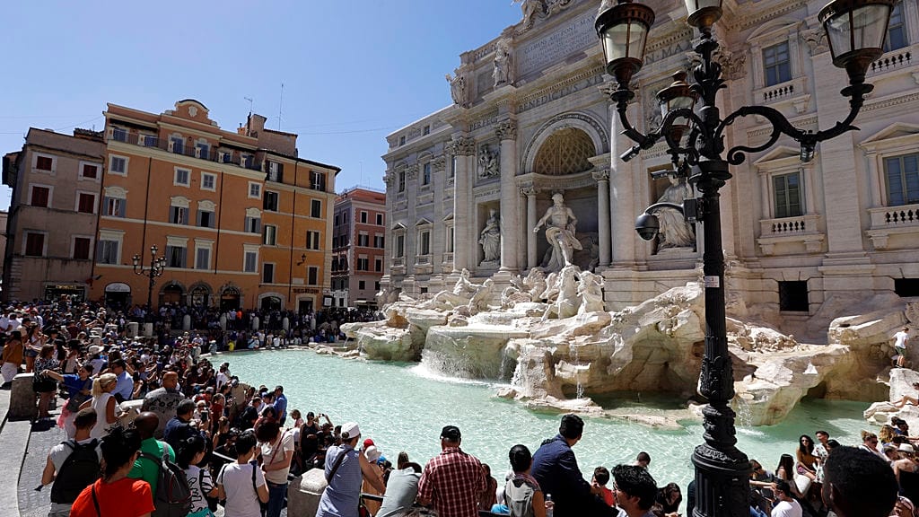 Ingresso a pagamento per i turisti a Fontana di Trevi dal 7 gennaio: si ...