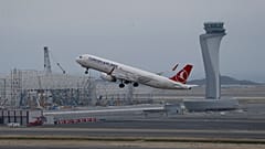 Türk Hava Yolları uçağı İstanbul Havalimanı'ndan kalkış yapıyor, 6 Nisan 2019.