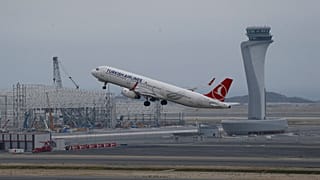 Türk Hava Yolları uçağı İstanbul Havalimanı'ndan kalkış yapıyor, 6 Nisan 2019.