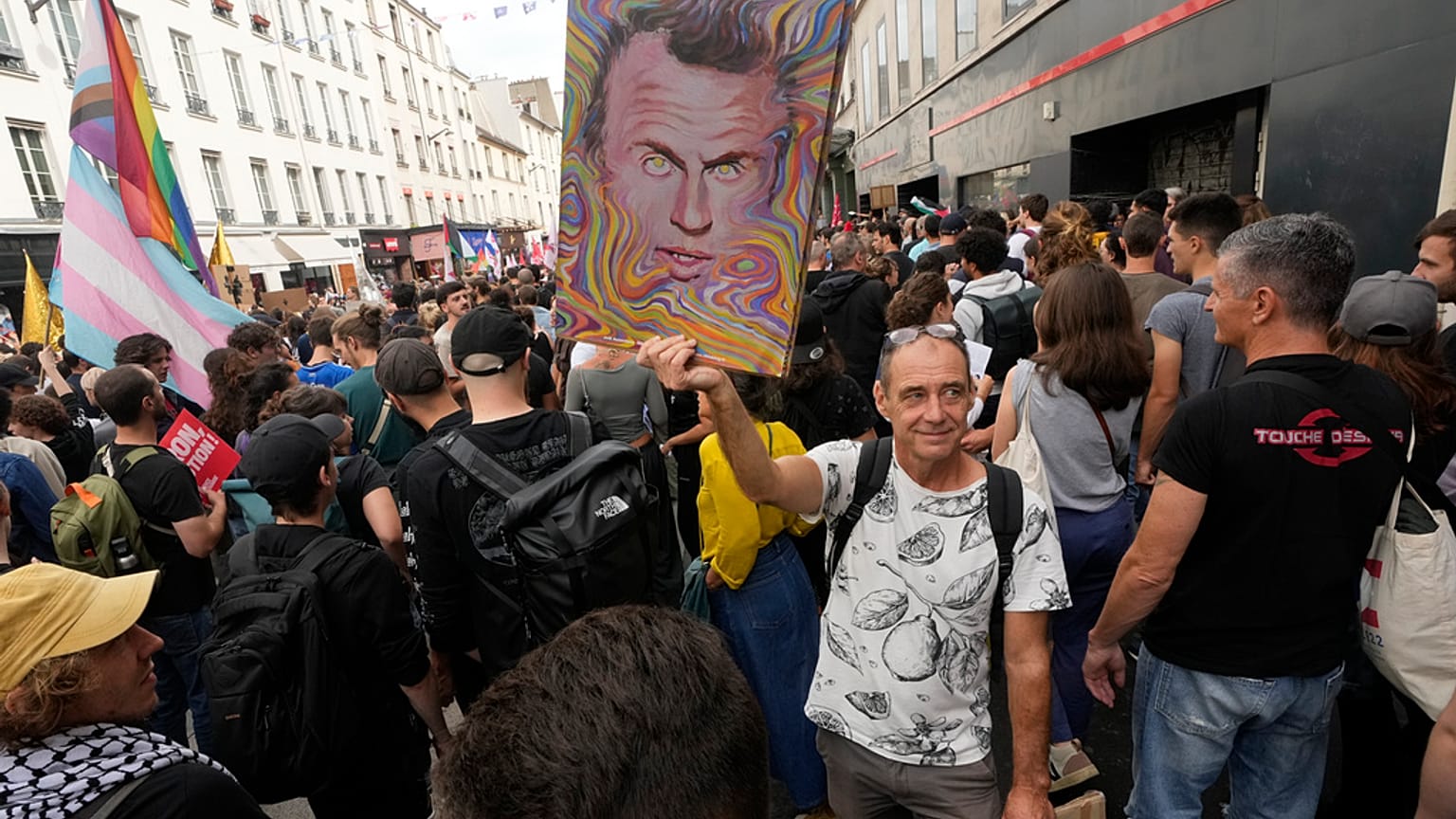 Manifestación contra la elección de Barnier en Francia