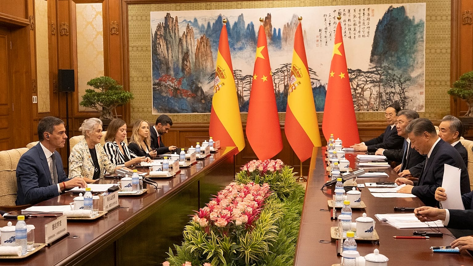 Spain's Prime Minister Pedro Sanchez and China's President Xi Jinping, attend talks at Diayoutai in Beijing.