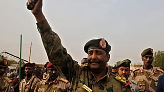 الفريق أول عبد الفتاح برهان، رئيس المجلس العسكري السوداني، منطقة أم درمان غرب الخرطوم، السودان، السبت 29 يونيو 2019