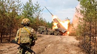 Lanci di razzi multipli in una località non rivelata in Ucraina - Ministero della Difesa russo