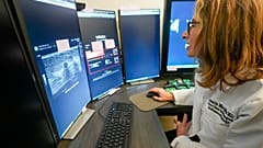 Dr. Laurie Margolies demonstriert die Koios DS Smart Ultrasound-Software am Mittwoch, 8. Mai 2024, im Mount Sinai Hospital in New York.