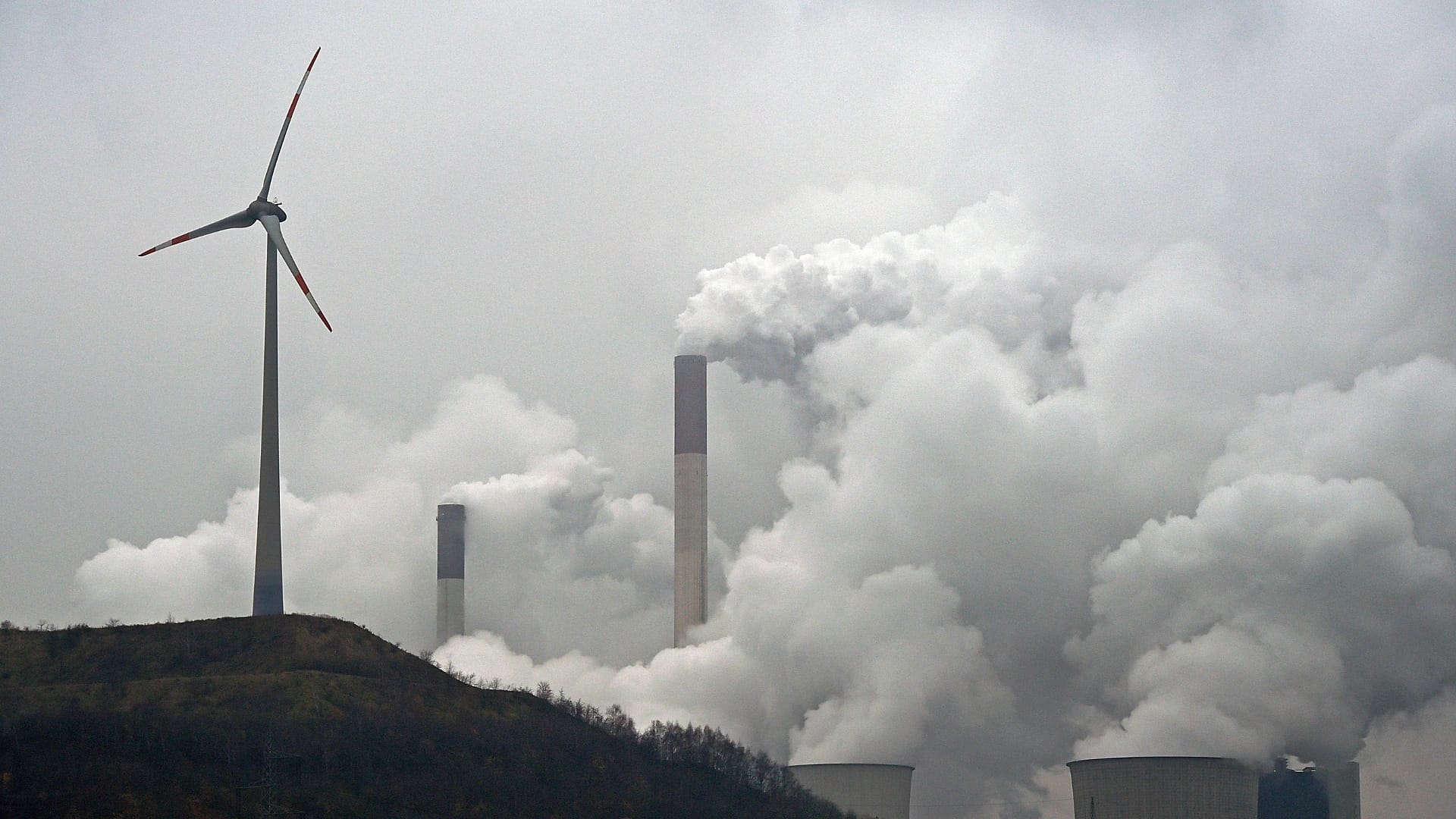 Wind and solar have risen to ‘new highs’ in the EU overtaking fossil ...