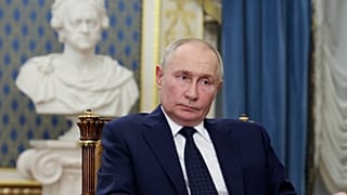 El Presidente ruso Vladimir Putin se reúne con el Presidente del Tribunal Constitucional, Valery Zorkin, en San Petersburgo, Rusia,