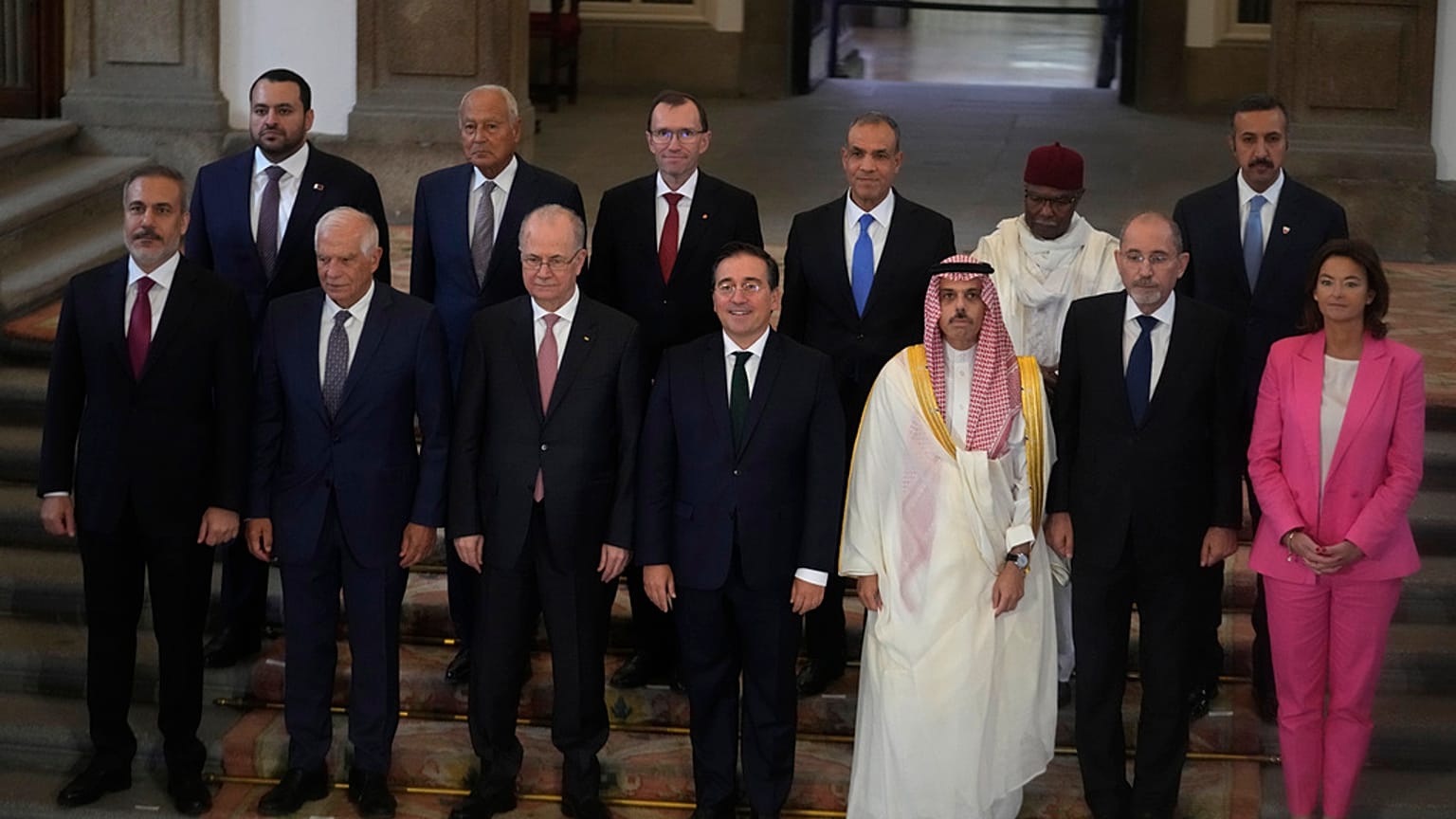 Family Photo of the meeting in Spain