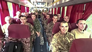 Esir takası kapsamında serbest bırakılan 103 Rus askerinin bir bölümü