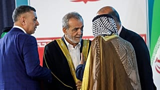 دیدار پزشکیان با جوامع مختلف عراقی در سفر به بصره در اولین بازدید خارجی دولت جدید ایران