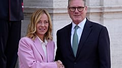 Italiens Ministerpräsidentin Georgia Meloni und der britische Premier Keir Starmer bei Gesprächen in Rom.