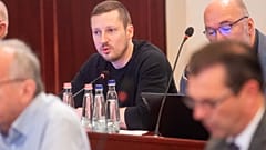  Soproni Tamás (Momentum-DK-MSZP-Párbeszéd-LMP), a VI. kerület polgármestere felszólal a Fővárosi Közgyűlés ülésén a Városházán 2024. február 28-án