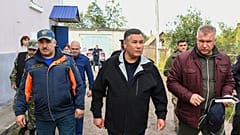 Tver bölgesi valisi Igor Rudenya, Toropets'teki operasyonel karargahın toplantısına katılmak üzere geldi.