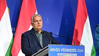 Orbán Viktor az árvízinfón