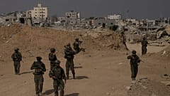 جنود إسرائيليون يتمركزون في مواقعهم خلال عملية برية في جنوب قطاع غزة يوم الجمعة 13 سبتمبر 2024