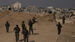 جنود إسرائيليون يتمركزون في مواقعهم خلال عملية برية في جنوب قطاع غزة يوم الجمعة 13 سبتمبر 2024