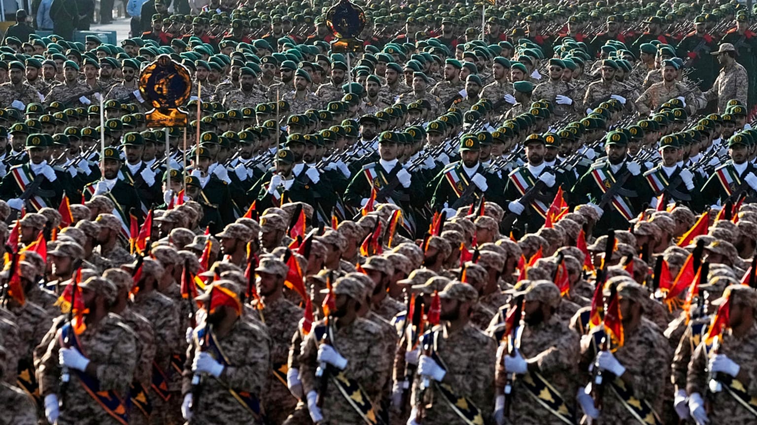 أفراد من الحرس الثوري الإيراني في ضواحي طهران، السبت 21 أيلول 2024.