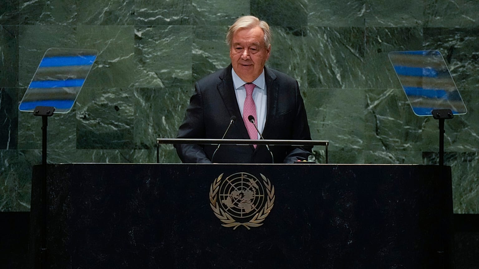 António Guterres, Secretário-Geral das Nações Unidas, fala à Assembleia Geral das Nações Unidas durante a Cimeira para o Futuro, domingo, 22 de setembro de 2024, Nova Iorque