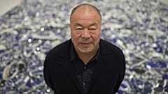 Ο Ai Weiwei στο Design Museum του Λονδίνου το 2023.