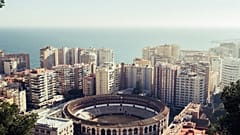 Οι ντόπιοι λένε ότι η γενέτειρά τους έχει μετατραπεί σε θεματικό πάρκο για τους τουρίστες.
