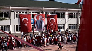 Türkiye'nin başkenti Ankara'da, ilkokul kademesindeki öğrenciler Covid-19 pandemisinin etkilerinin görüldüğü bir ortamda alınan önlemlerle okula dönüyor, 6 Eylül 2021 