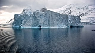 La capa de hielo de la Antártida está retrocediendo a un ritmo más rápido que en décadas anteriores, lo que hace temer un colapso total.