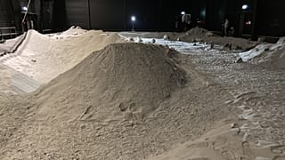 La instalación LUNA, cerca de Colonia, reproduce la superficie de la Luna