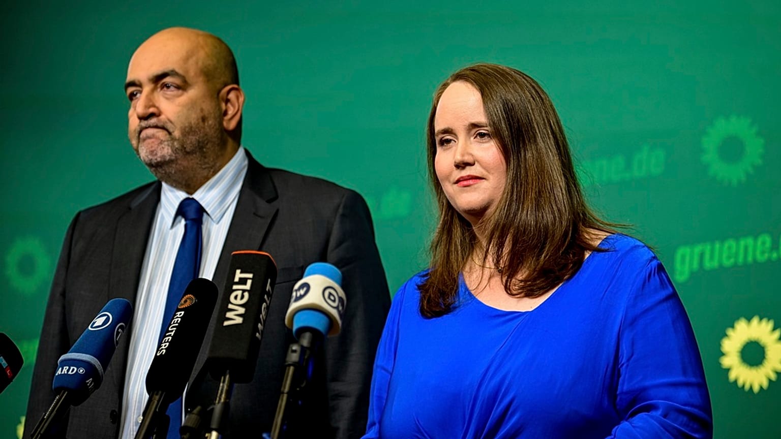 Die Grünen-Parteichefs Ricarda Lang und Omid Nouripour kündigen ihren Rücktritt an. 