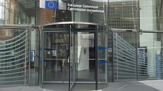 La Comisión Europea ha sido criticada por los repetidos escándalos de puertas giratorias