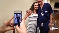Cada vez son más los médicos que se convierten en personas influyentes, lo que demuestra que no sólo los famosos pueden difundir mensajes sobre salud en Internet.