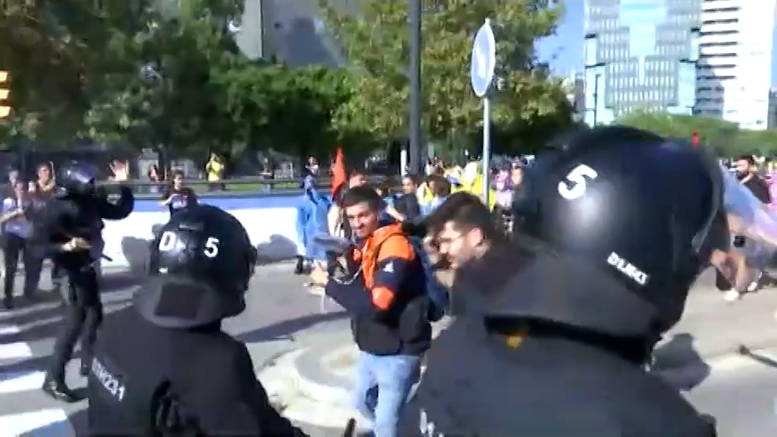 Σύγκρουση διαδηλωτών με αστυνομικούς