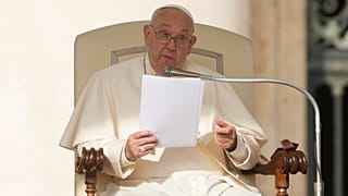 Papa Francis, Vatikan'daki Aziz Petrus Meydanı'nda haftalık toplantıda konuşma yapıyor, 25 Eylül 2024