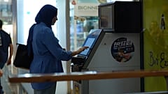 Más pagos móviles, transferencias y tarjetas: la transición de Argelia a los pagos digitales