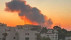 داخن كثيف في الضحية الجنوبية لبيروت جراء القصف الإسرائيلي على المقر المركزي لحزب الله 