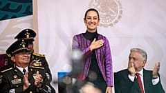 La presidenta electa, Claudia Sheinbaum, celebrando el Día de la Independencia de México junto al presidente Andrés Manuel López Obrador.