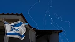 Das israelische Luftabwehrsystem Iron Dome feuert, um Raketen abzufangen, die aus dem Libanon abgefeuert wurden. Safed, 28. September 2024.