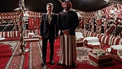 محمد بن سلمان مستقبلاً بلينكن في خيمة بمدينة العلا في كانون الثاني/ يناير 2024.