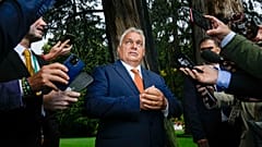 Primeiro-ministro húngaro, Viktor Orban, fala com os jornalistas no fórum económico da Casa Europeia Ambrosetti (TEHA) em Cernobbio, Itália, sexta-feira, 6 de setembro 2024 